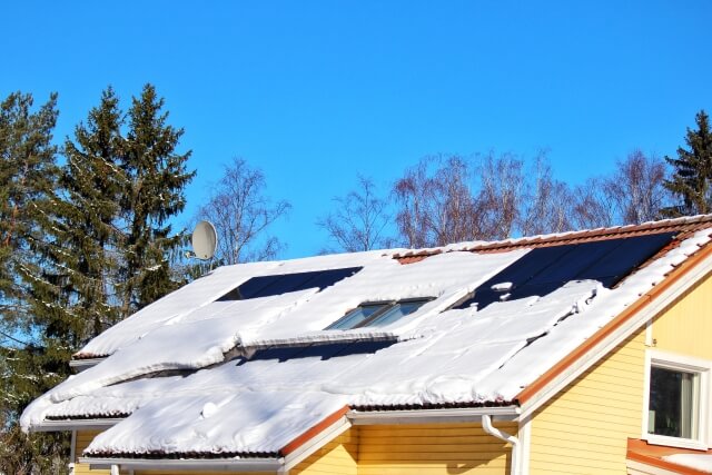 太陽光パネルと積雪地域：発電しないのか？をイメージできる写真