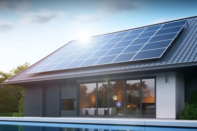 太陽光発電：家庭用システムの容量目安とその決定要素をイメージできる写真