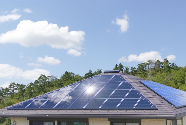 太陽光発電システムの効率を最大化する方法をイメージした写真